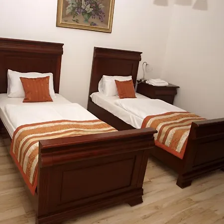Hotel Oko 3*