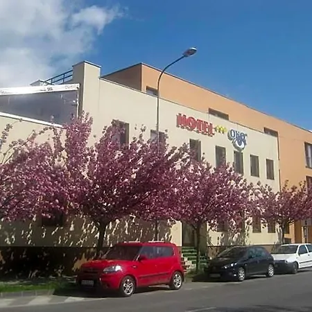 Hotel Oko 3*