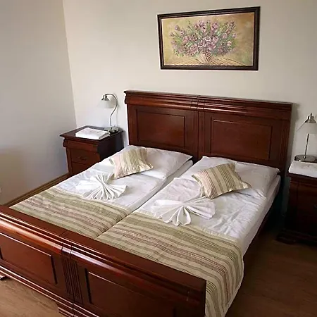 Hotel Oko 3*