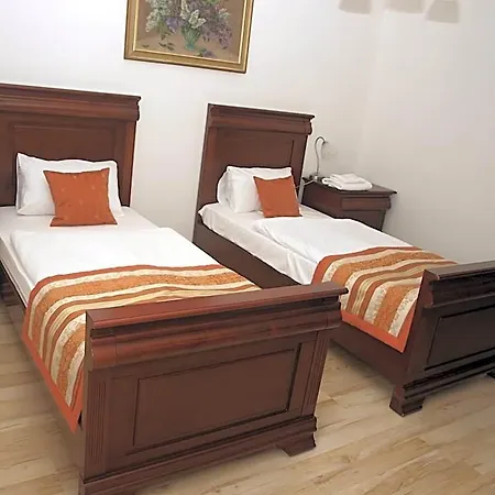 Hotel Oko 3*